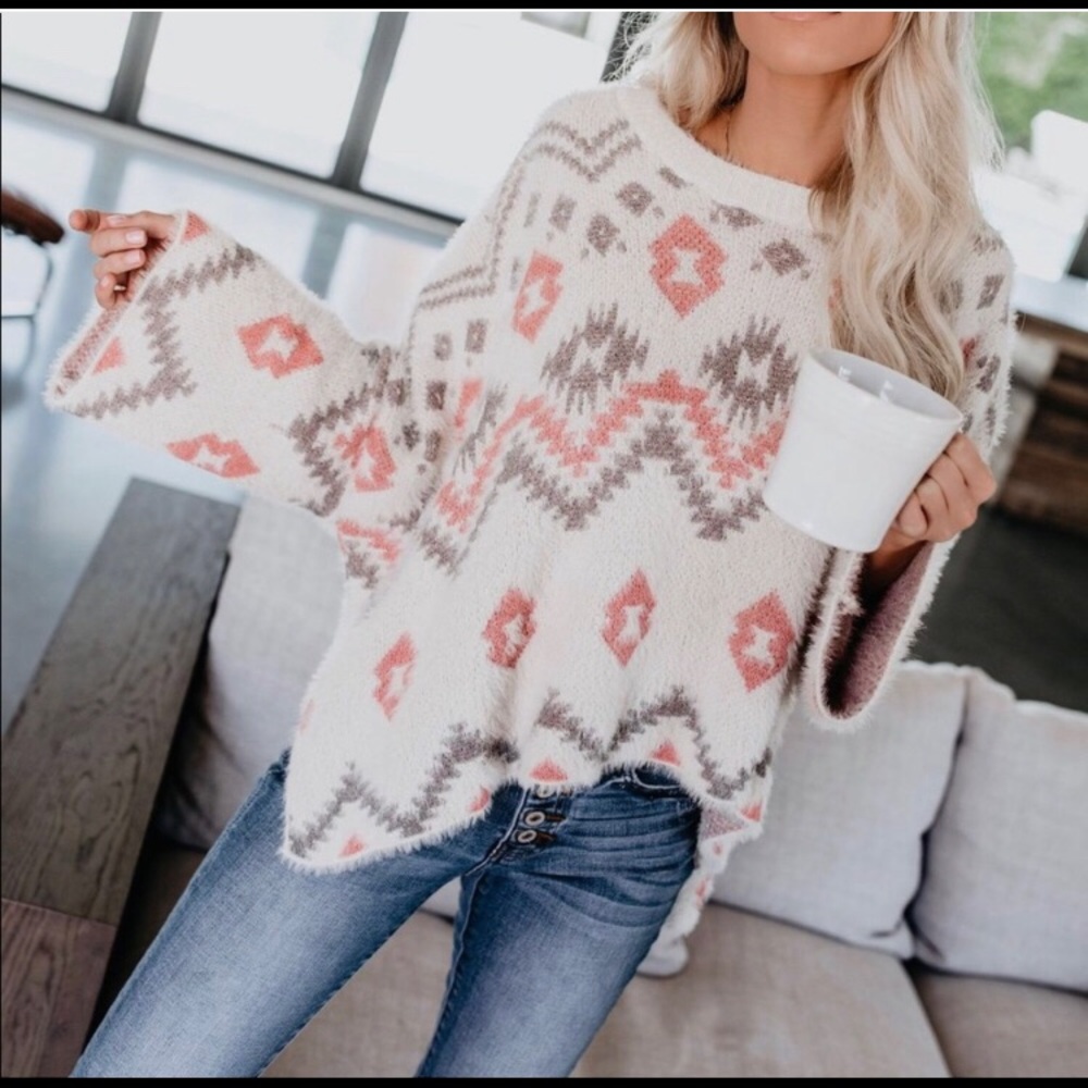 Fuzzy Flowy Vici Sweater | S/M